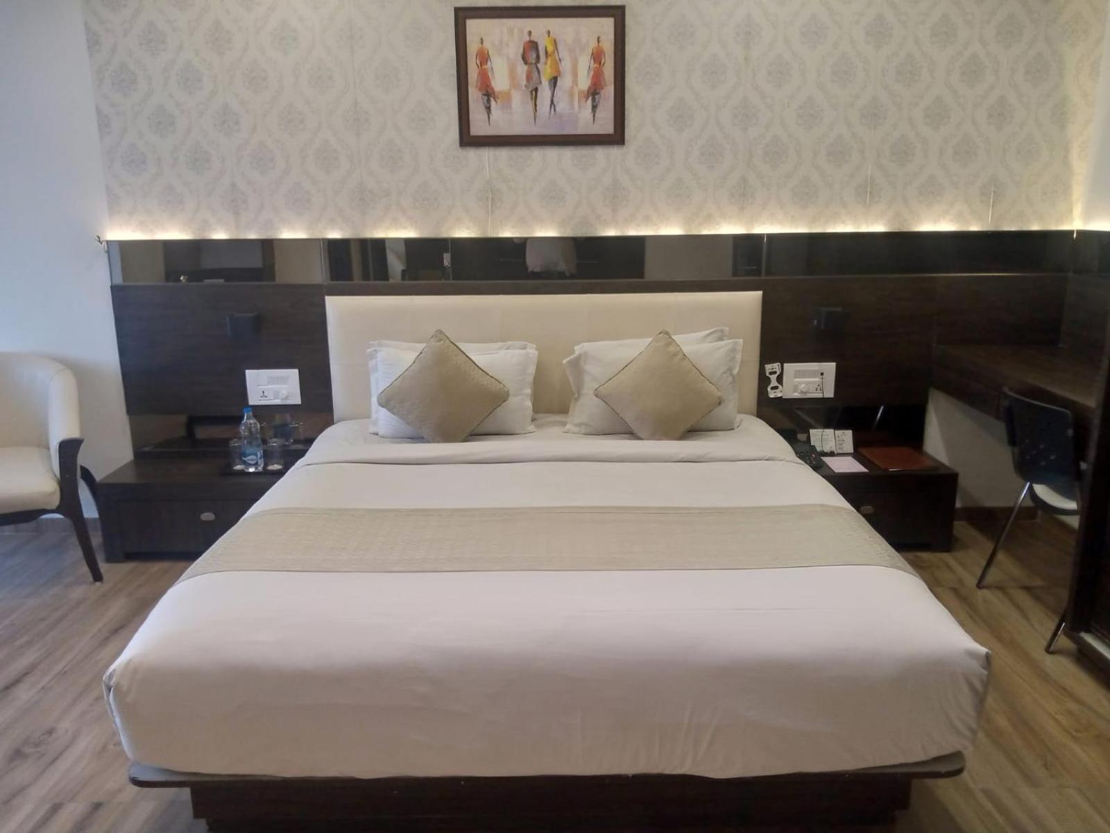Hotel Shivalik - Mehsana Mahesana Eksteriør billede