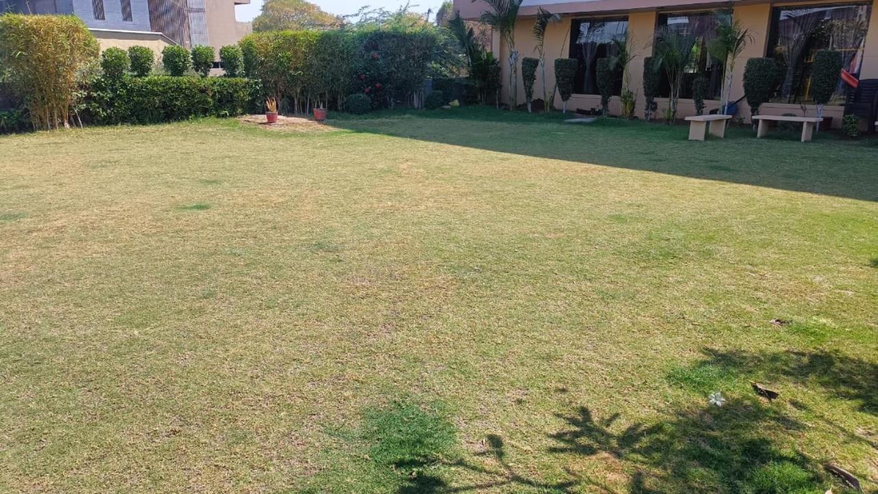 Hotel Shivalik - Mehsana Mahesana Eksteriør billede