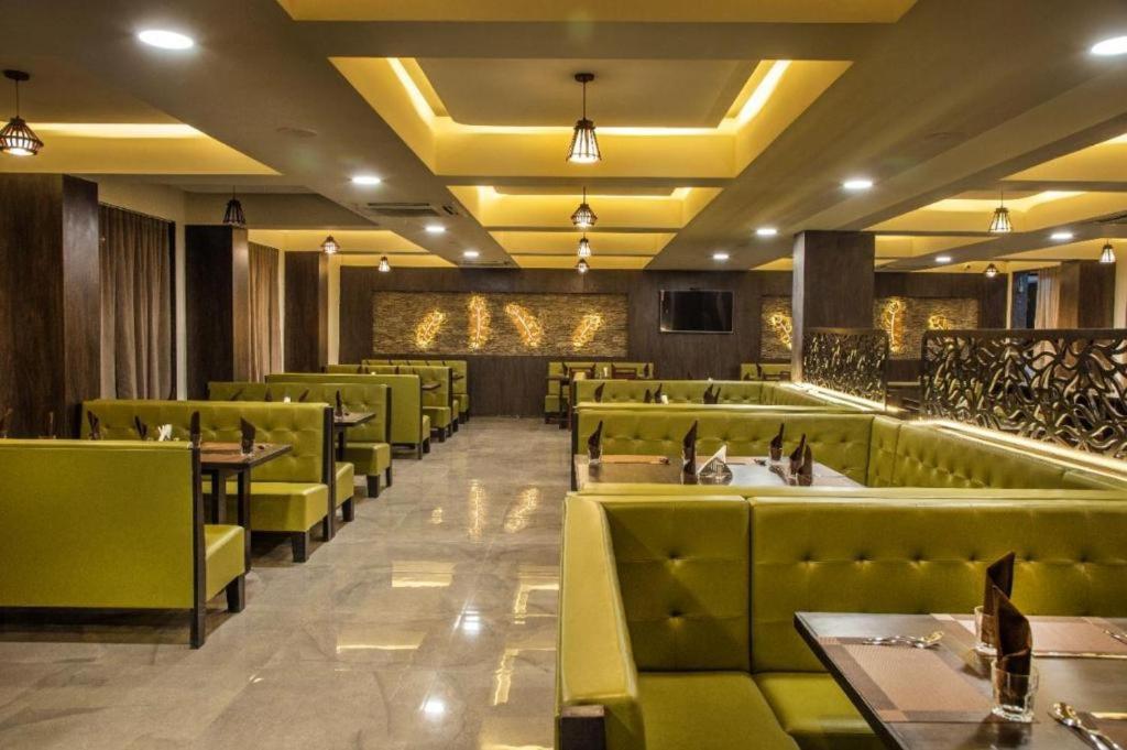 Hotel Shivalik - Mehsana Mahesana Eksteriør billede