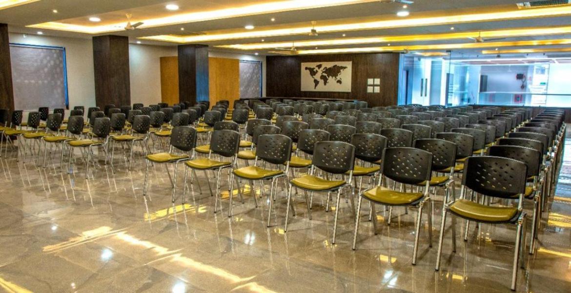Hotel Shivalik - Mehsana Mahesana Eksteriør billede