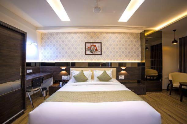 Hotel Shivalik - Mehsana Mahesana Eksteriør billede