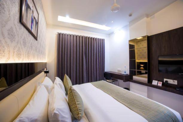 Hotel Shivalik - Mehsana Mahesana Eksteriør billede