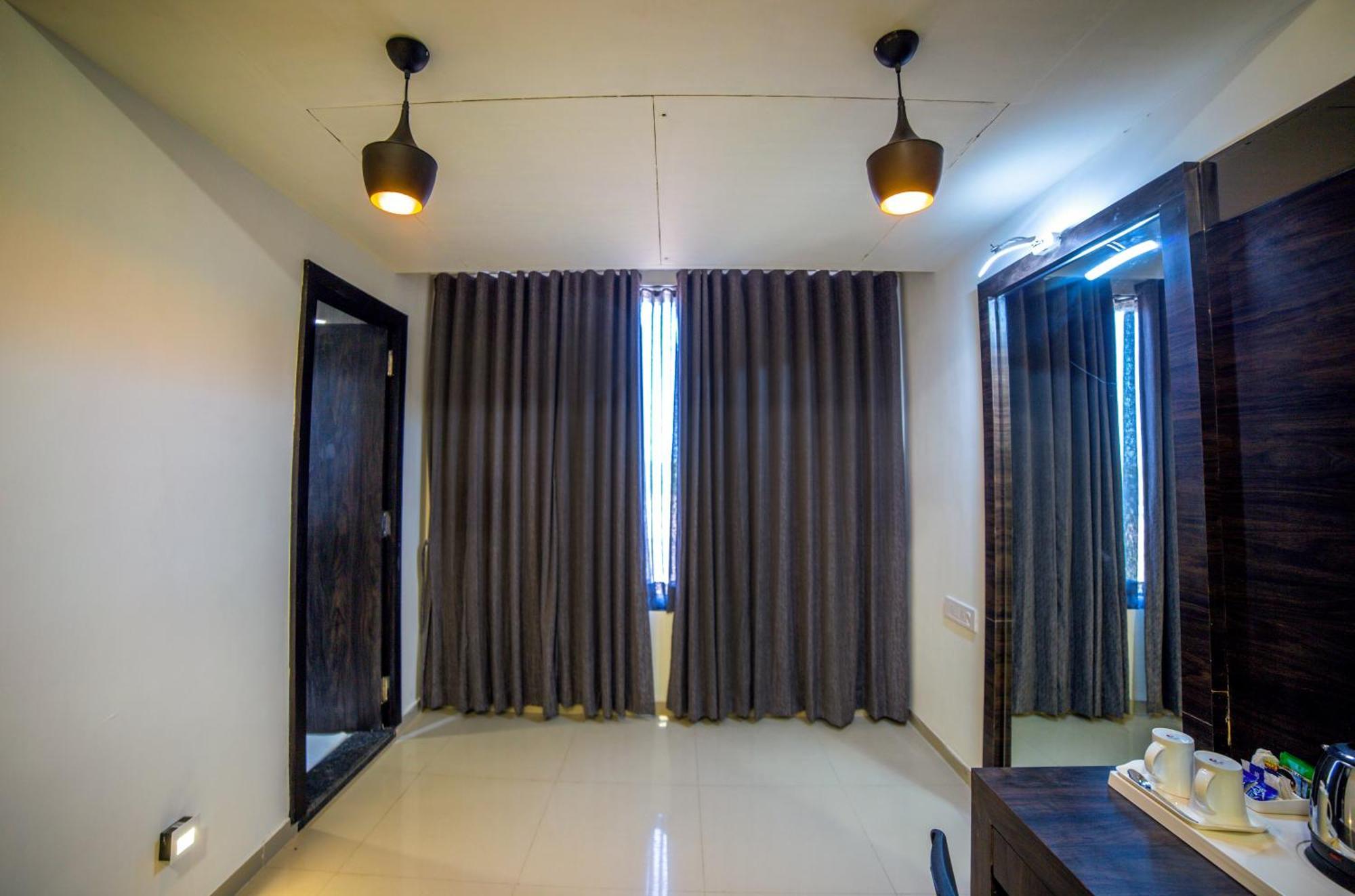 Hotel Shivalik - Mehsana Mahesana Eksteriør billede
